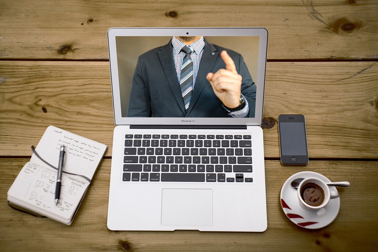 Why It Is Better to Learn English Through Online Classes