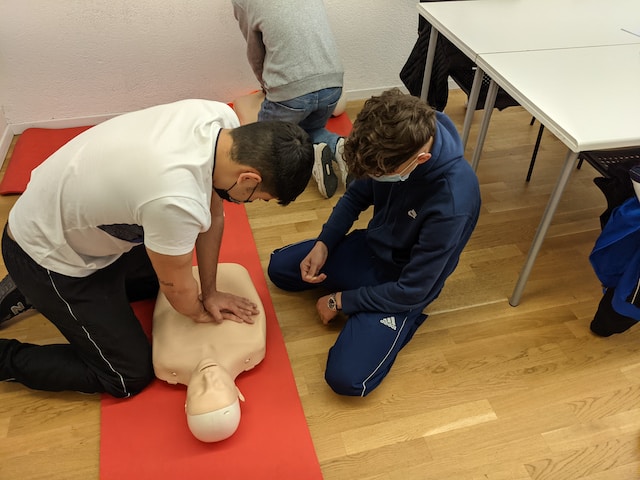 What You Need to Become a Certified First-Aider
